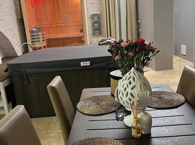 Augustus Luxury Frühstückspension 4*